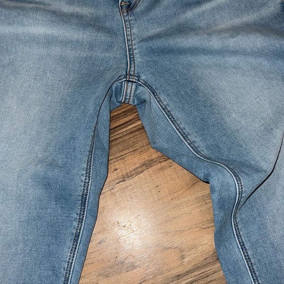 American Eagle Mom Jeans - Picture 8 of 8